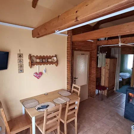 Chatky A Apartmany Apollo Na Vysocine Holiday park *